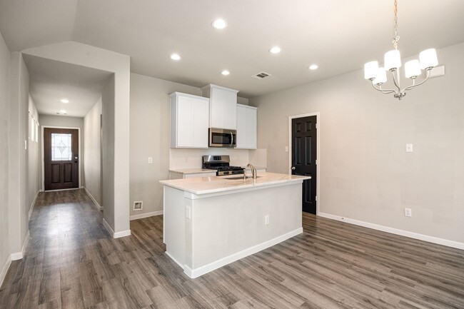 Building Photo - 22630 Rosebush Hl Rd