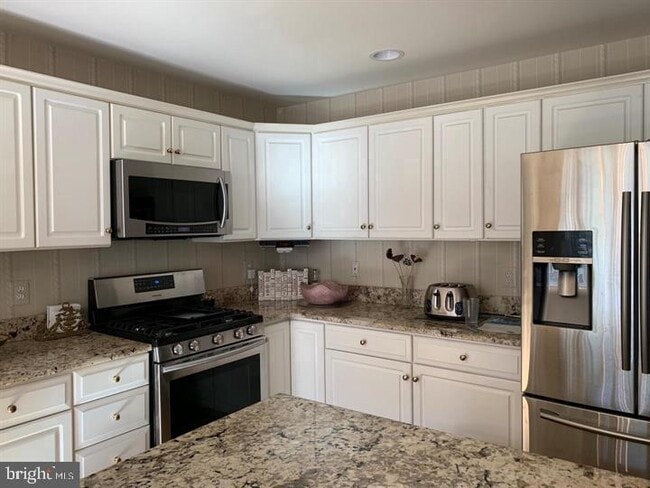 Photo - 110 Canterbury Ln