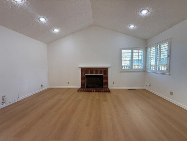 Photo - Cozy 3 Bedroom 2 Bath home located conveniently in San Jose