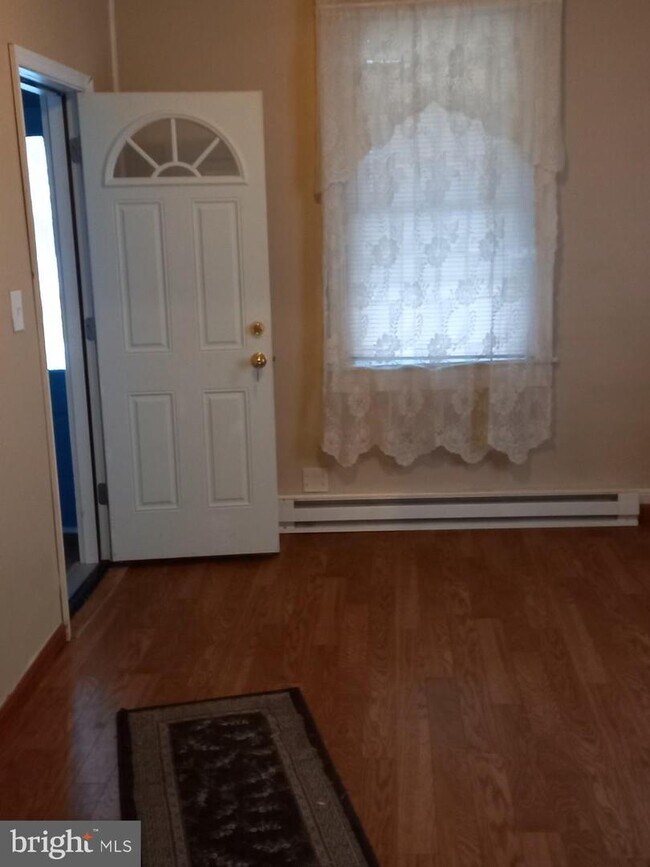 Photo - 7356 Geise Ave