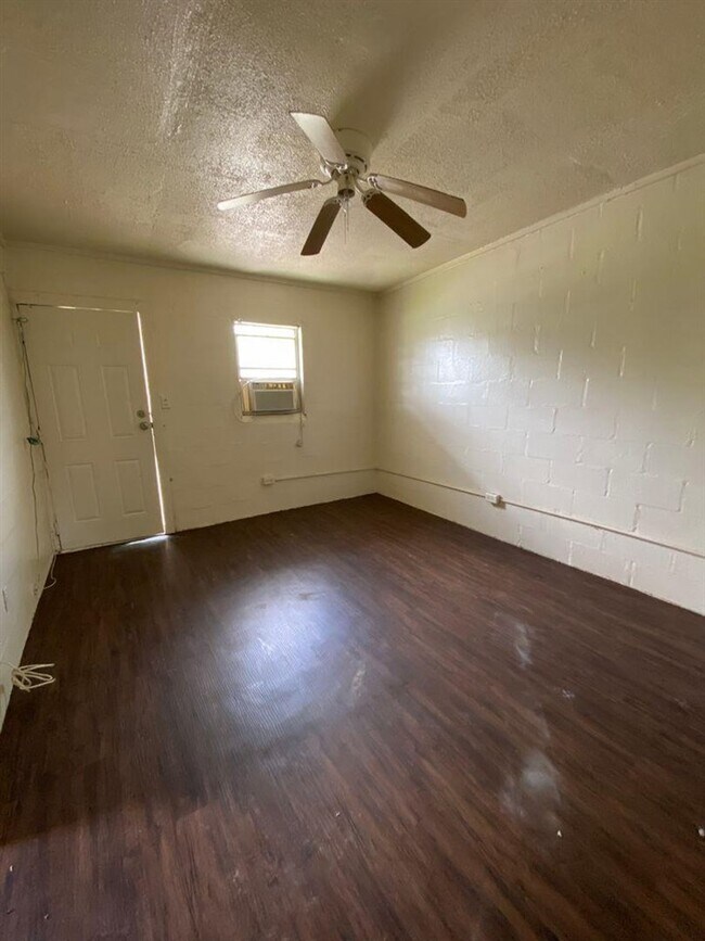 Photo - 916 Preston St