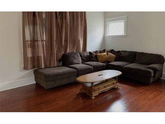 Photo - 2818 Dupont Ave N