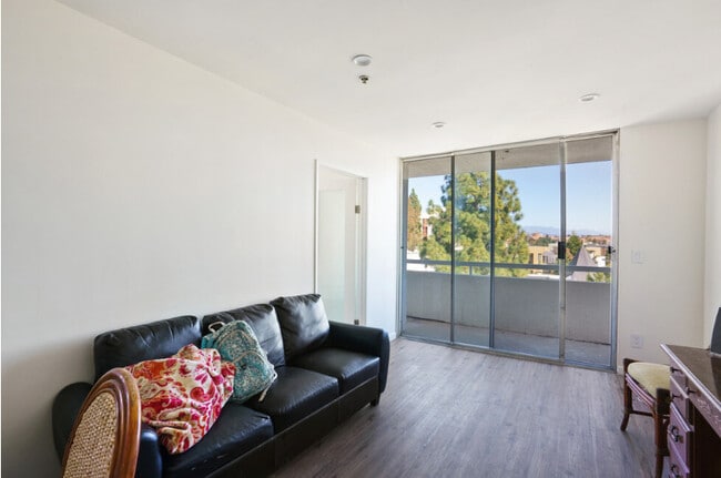 Photo - 507 Glenrock Ave