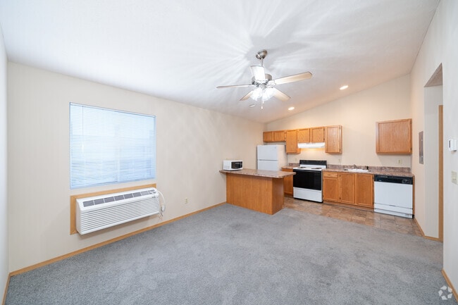 1BR, 1BA - 550SF - Living Room/ Dining Room
