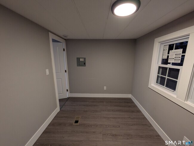 Photo - 183 N Main St