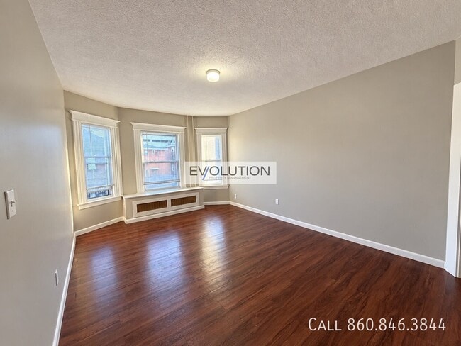 155-157-157 Seymour St Unit FL1
