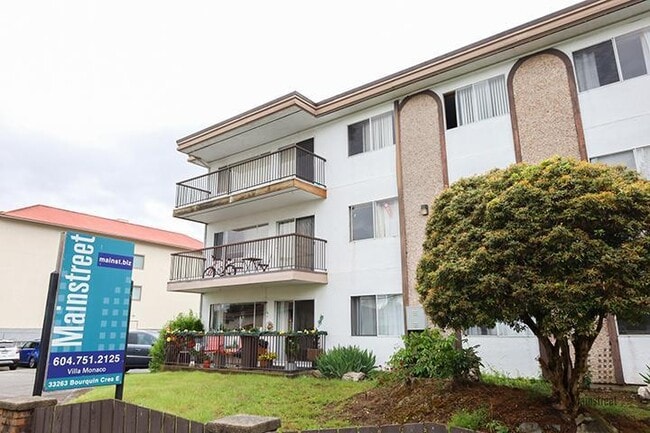 Building Photo - Villa Monaco