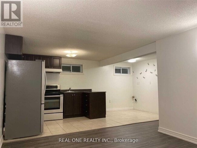 Photo - 73 Romfield Circuit