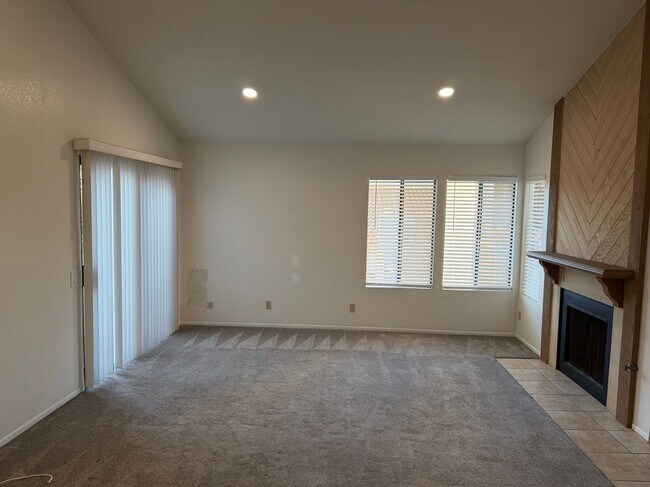 4791 Lago Dr Unidad 304