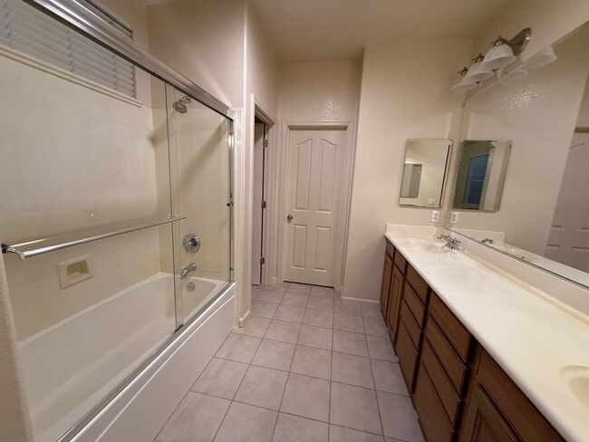 Photo - 1985 Linden Rd