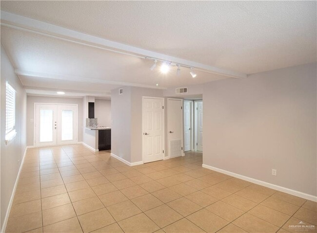 Photo - 10 Fern Ave W Unit C