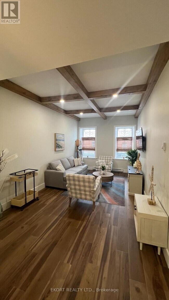 Photo - 254 Picton Main St