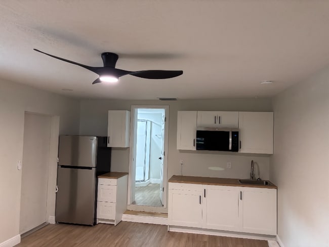 Photo - 3107 S Park Ave Unidad Side 2