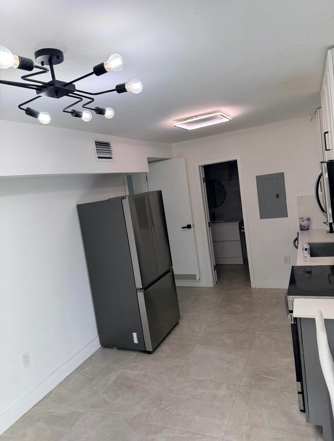 Building Photo - 911 79th Terrace Unit B