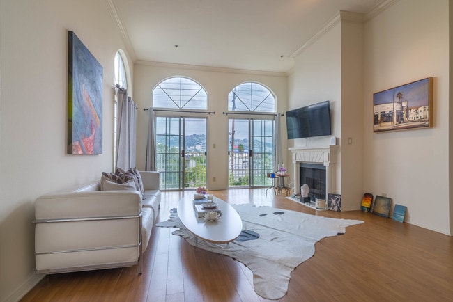 THE VILLAS ON THIRD - THE VILLAS ON THIRD