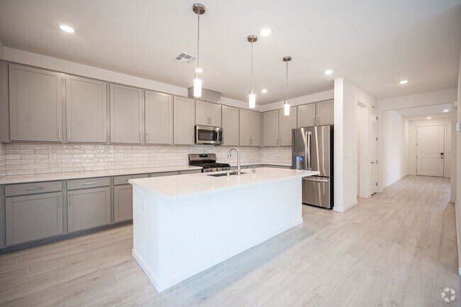 Building Photo - FABULOUS ALMOST NEW SINGLE STORY - READY T... Rental