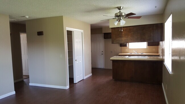 Photo - 2511 W. VICTOR CT 2 BEDROOM 1 BATHROOM  DU...