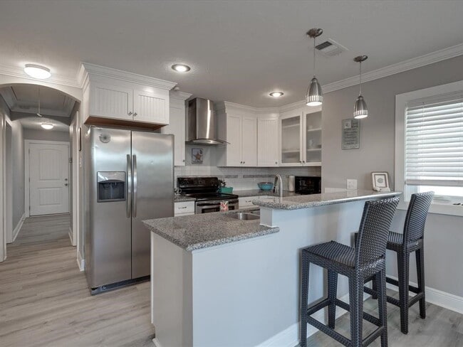 Photo - 10 Windsor Ct