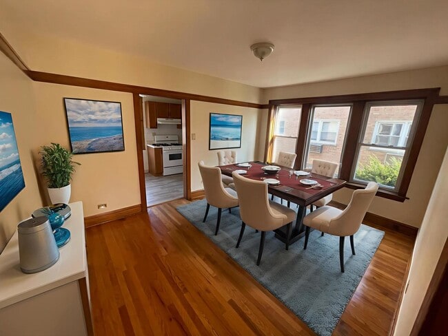 Photo - 5056 W Henderson St Unidad 1E