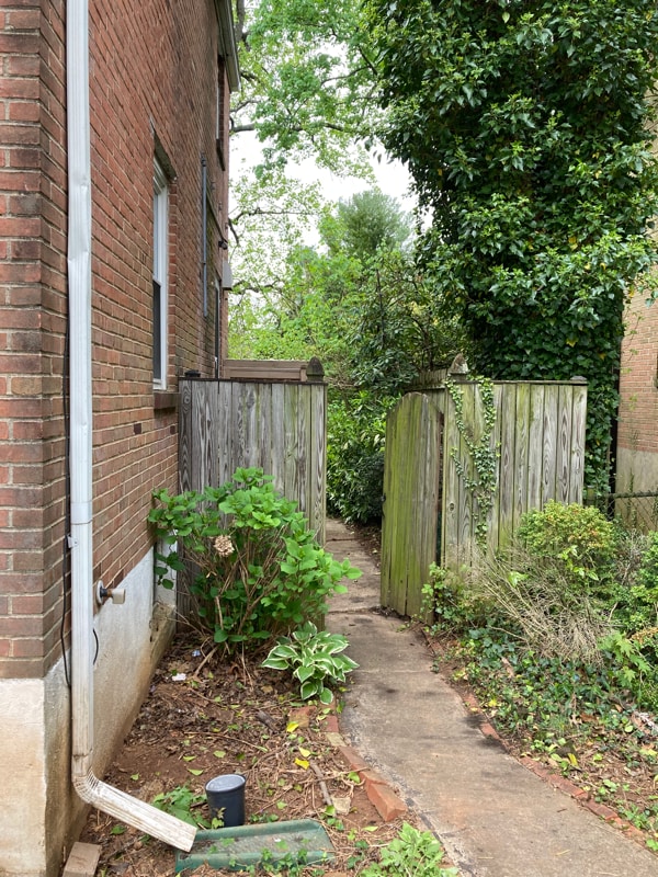 Photo - 727 Howard Rd