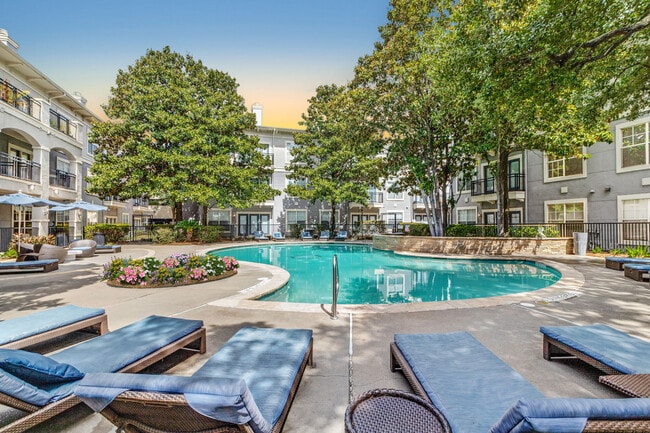 Photo - Metro Midtown