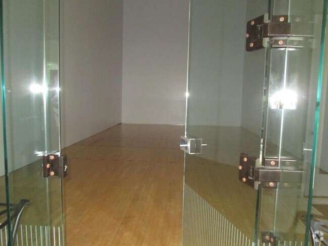 Building Photo - 266 Village Blvd Rental