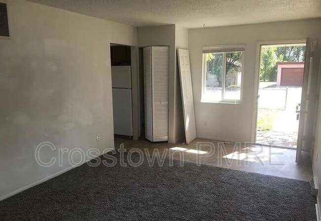 Photo - 1235-1235 32nd St