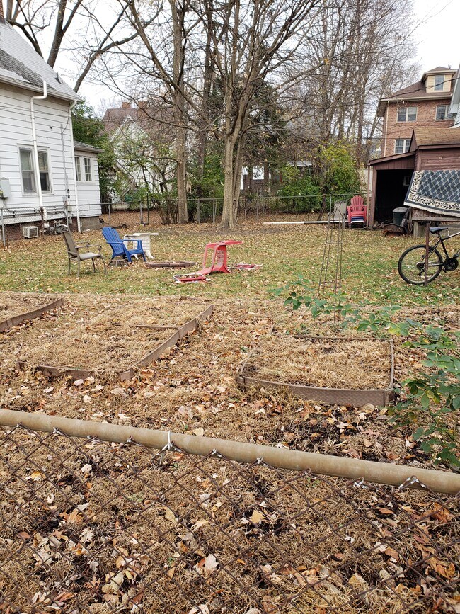 Photo - 702 W High St