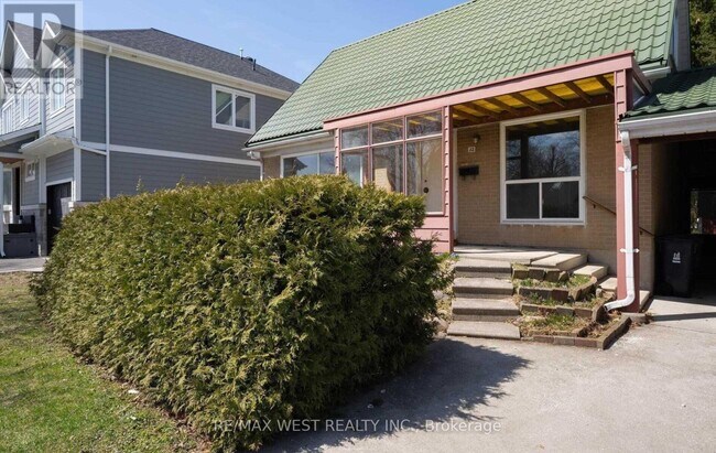 Photo - 32 Broadleaf Rd