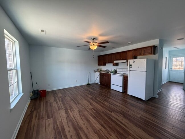 Photo - 3 Bedroom 2 Bathroom in a Tri-plex