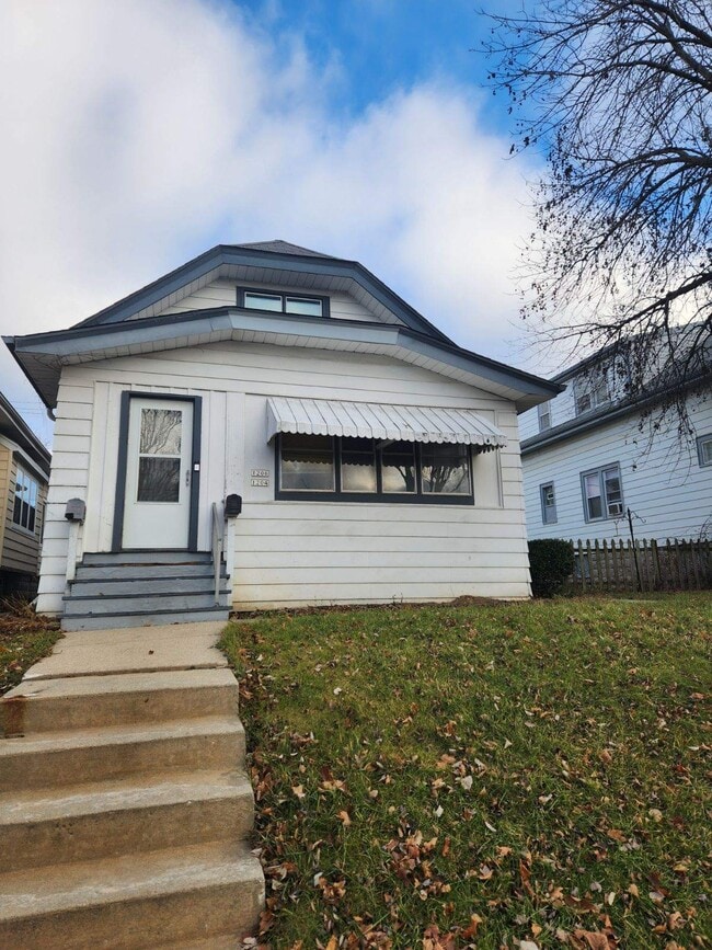 Photo - 1206 S 73rd St