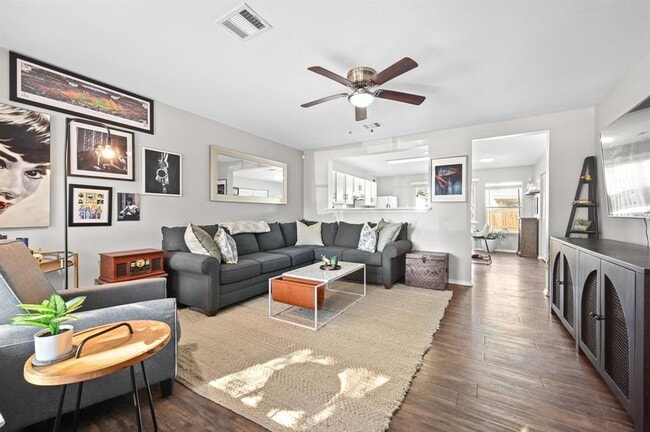 Building Photo - 13404 Coomes Dr