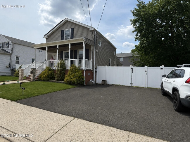 Photo - 503 Dock St