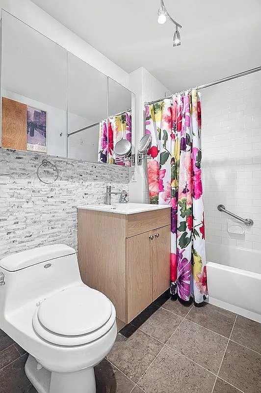 Photo - 736 W 187th St Unit 507