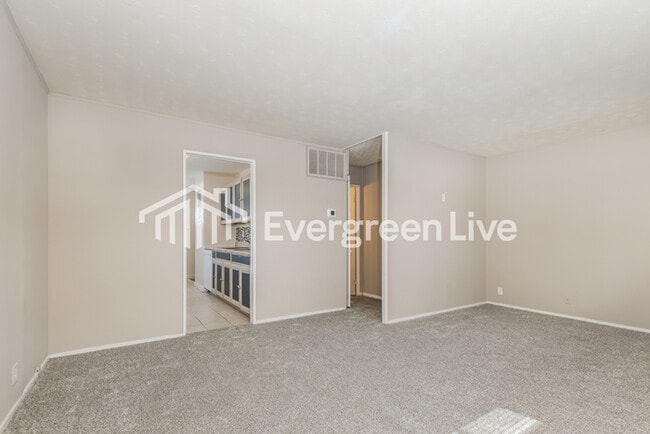 Photo - 1832 Memorial Dr