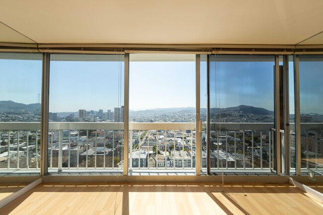 Building Photo - 2200 Sacramento St Unit 1401 Rental