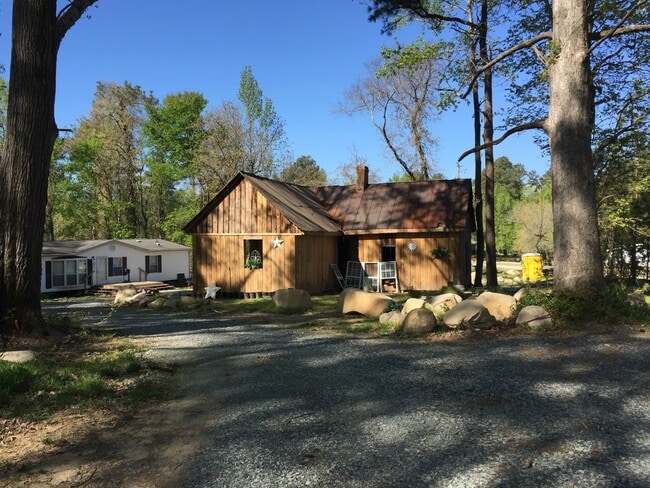 Building Photo - 277 Taylor Rd Rental
