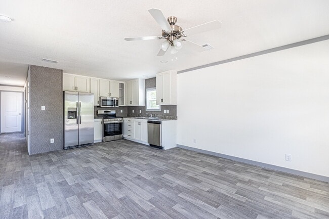 Photo - 193 Live Oaks St Apartment Unit 6