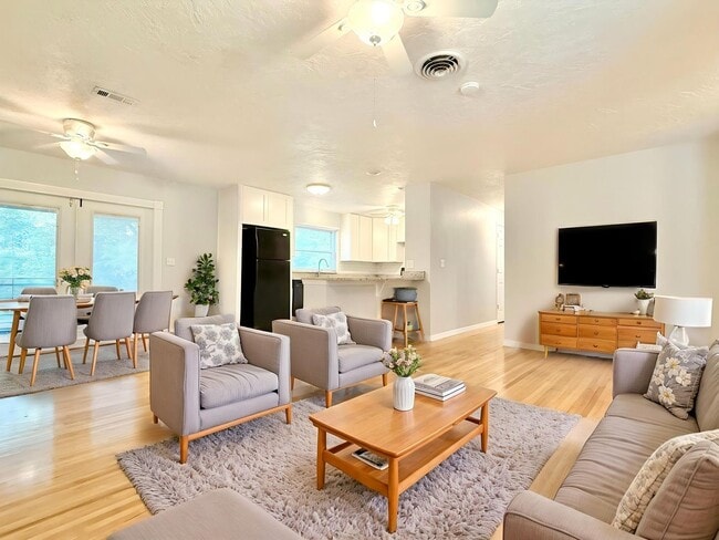 Photo - Your DeLand Escape: 4 Bedrooms + Pool at G...