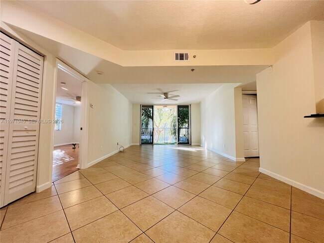 Photo - 609 E Sheridan St Unit 202