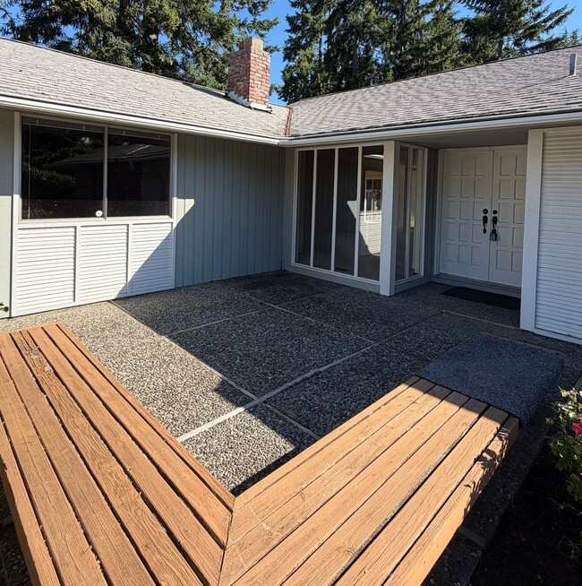 Photo - 4 Bed / 2.5 Bath Bellevue rambler $4,295/month