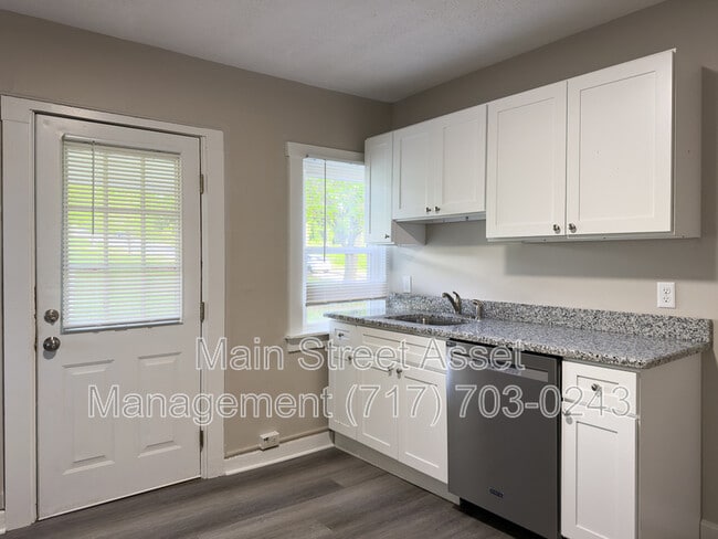 Photo - 129 N Prince St