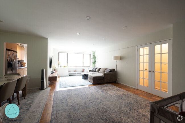 Building Photo - 425 E 63rd St Rental