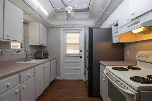 Photo - 415 NE 2nd St Unit 223