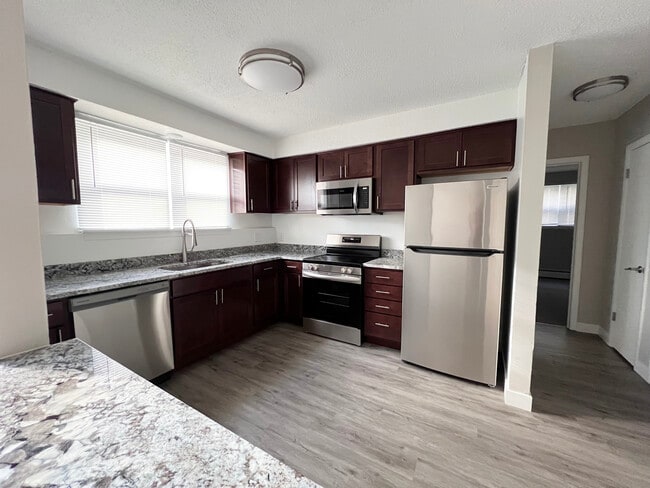 Photo - Shoreline Place