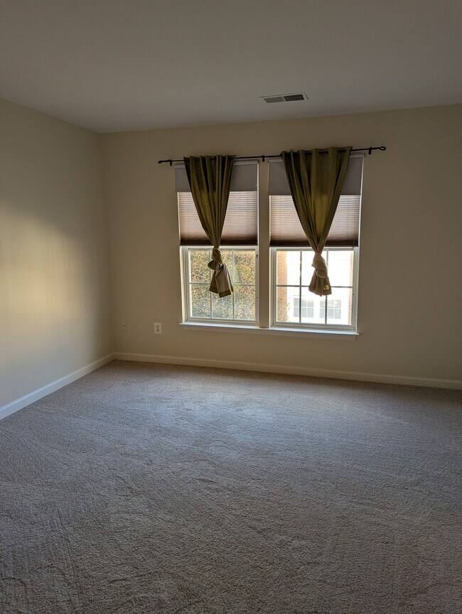 Photo - 2724 Manhattan Pl