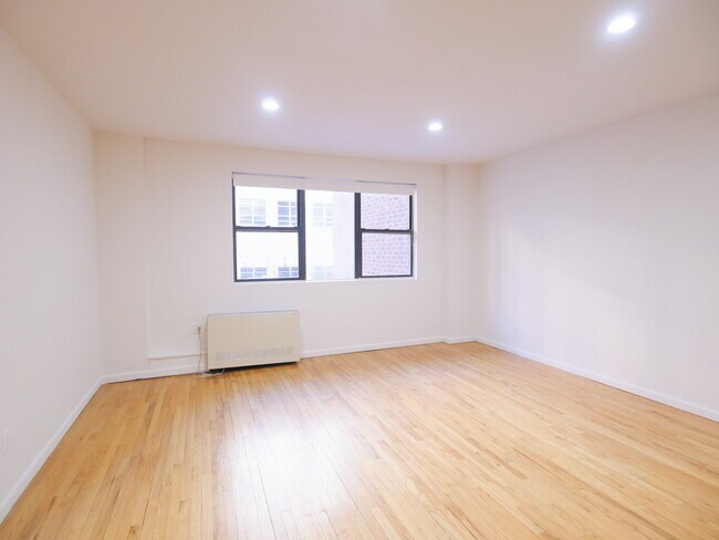 Photo - 228 East 85th Street