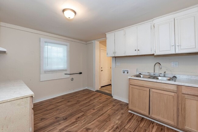 Photo - Edgerton Duplex 2 Unit Apt A