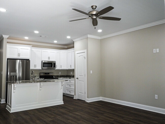 1360 Summer Cir SW