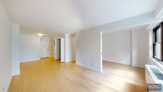 Building Photo - 222 E 39th St Unit 12F Rental